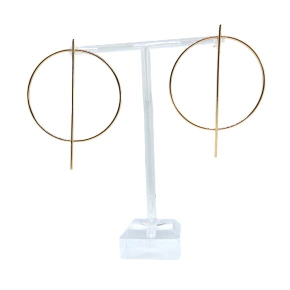 Macy's Sohi Women's Sleek Drop Earrings Gold Circle Bar Earrings - Picture 3 of 5